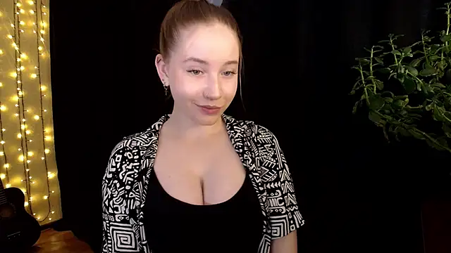 Snapshot of SindiWatsoon chatting on 14, 9, 2025 SindiWatsoon online show from 14, 9, 2025