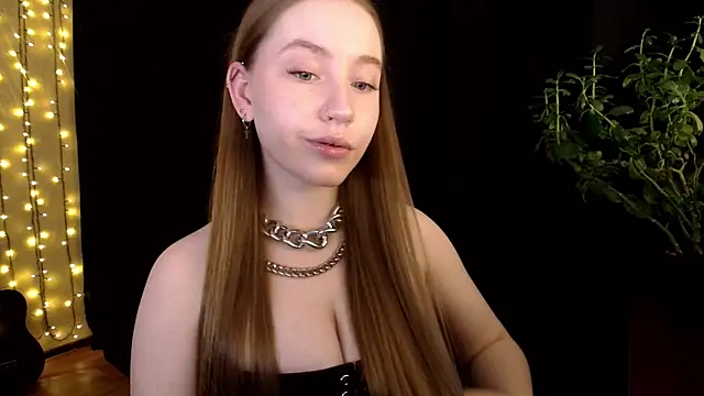 Snapshot of SindiWatsoon chatting on 17, 9, 2025 SindiWatsoon online show from 17, 9, 2025