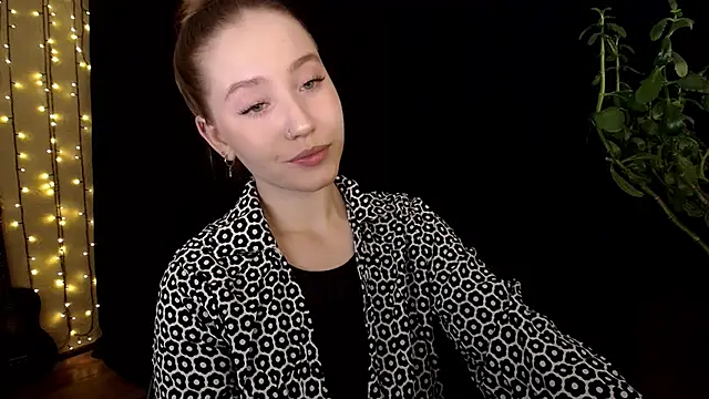 Snapshot of SindiWatsoon chatting on 29, 10, 2025 SindiWatsoon online show from 29, 10, 2025