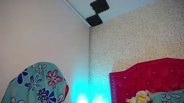 luly pink online show from 15, 4, 2026