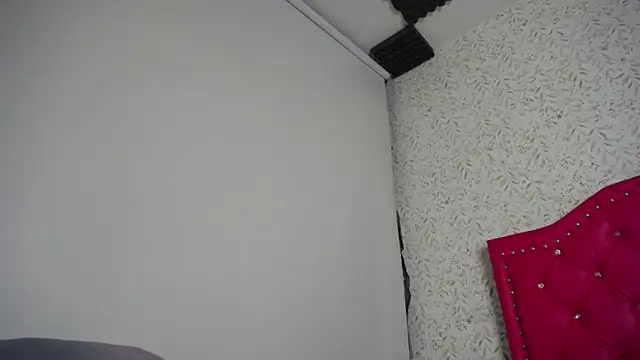 luly pink online show from 11, 4, 2026