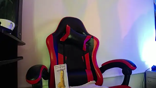 luly pink online show from 5, 11, 2025