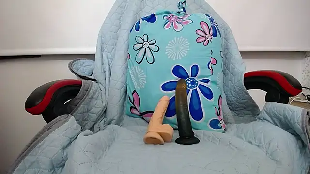 luly pink online show from 30, 11, 2025