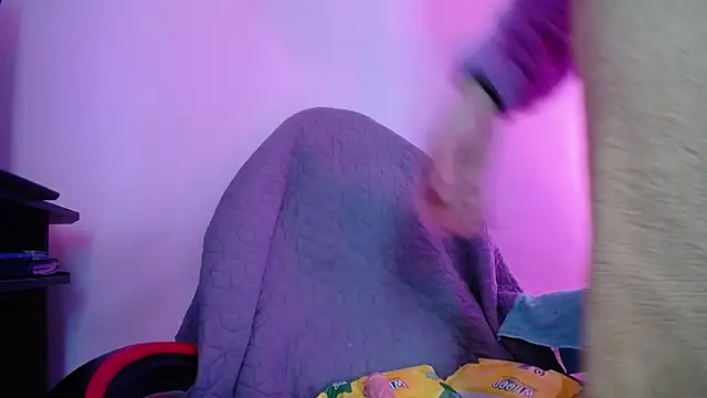 luly pink online show from 13, 11, 2025