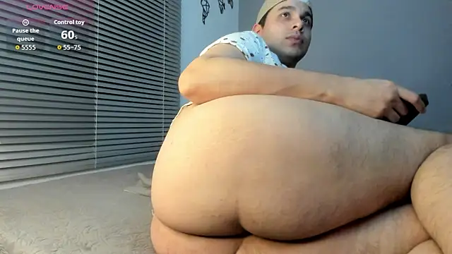 Latin boy surprisee online show from 8, 11, 2025