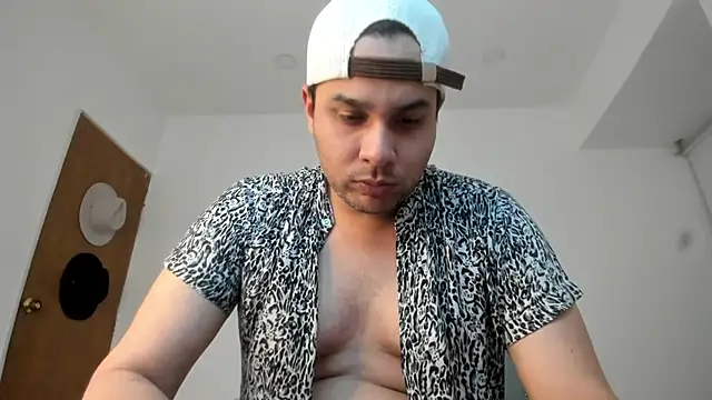 Snapshot of Latin_boy_surprisee chatting on 12, 7, 2026 Latin boy surprisee online show from 12, 7, 2026