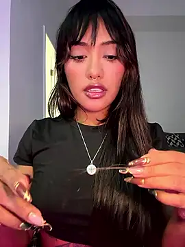 Snapshot of VictoireFeller chatting on 12, 1, 2026 VictoireFeller online show from 12, 1, 2026