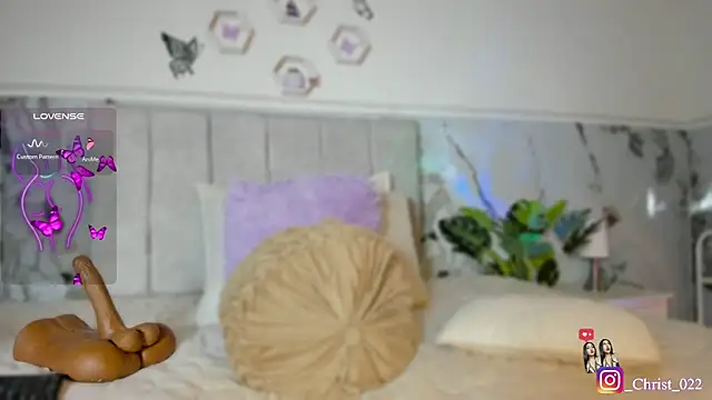 christal cutee online show from 5, 11, 2025