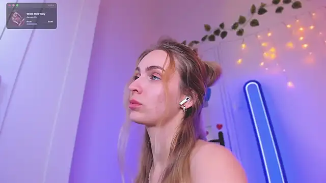 Snapshot of Kamila_icee chatting on 26, 2, 2025 Kamila icee online show from 26, 2, 2025