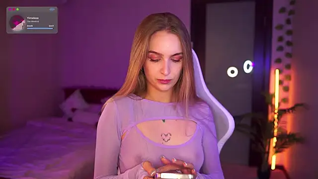 Snapshot of Kamila_icee chatting on 2, 10, 2025 Kamila icee online show from 2, 10, 2025