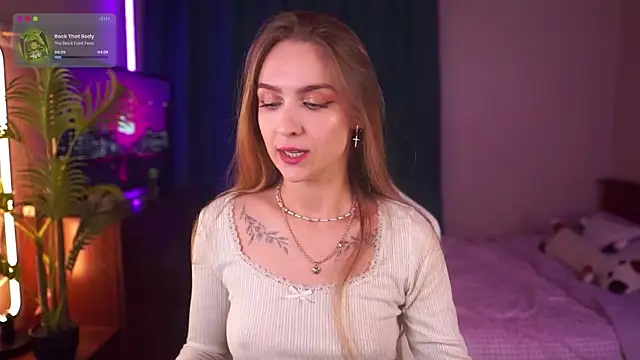 Snapshot of Kamila_icee chatting on 10, 10, 2025 Kamila icee online show from 10, 10, 2025