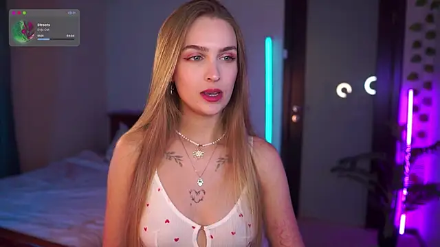 Snapshot of Kamila_icee chatting on 3, 10, 2025 Kamila icee online show from 3, 10, 2025