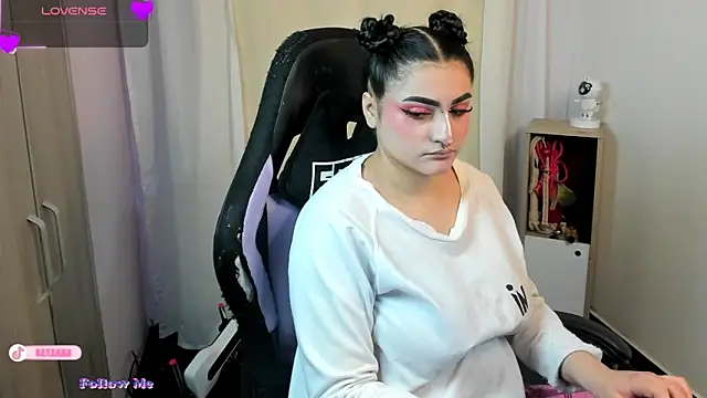 setzuna  online show from 30, 10, 2025