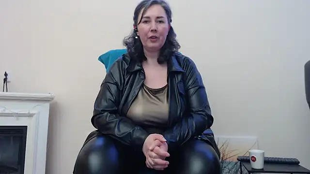 MilfGina online show from 4, 3, 2025