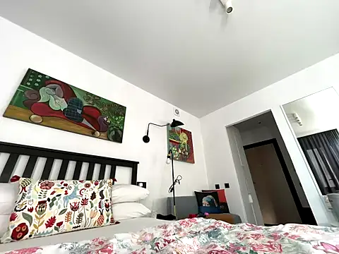 winter  sun online show from 1, 10, 2025