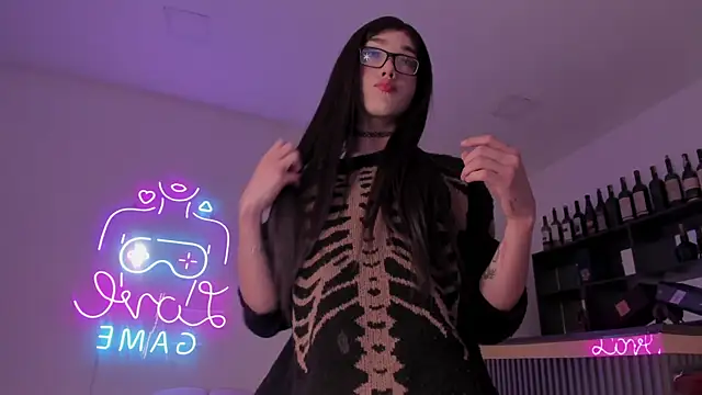 Bonnie Luxury online show from 23, 10, 2025