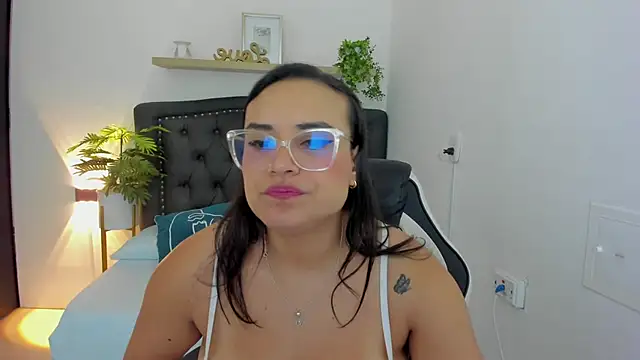 zoe danae  online show from 24, 2, 2025