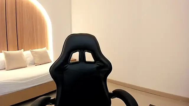 zoe danae  online show from 7, 3, 2026