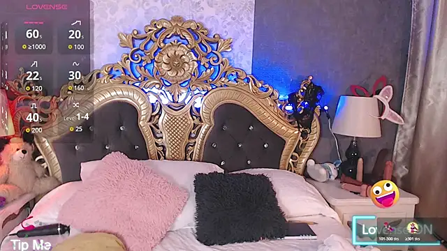 Giselle Noah online show from 11, 11, 2025