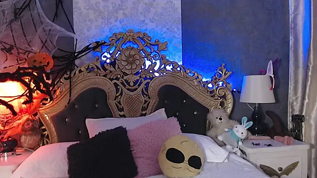 Giselle Noah online show from 28, 10, 2025