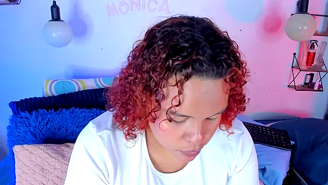 Snapshot of monicabbw_ chatting on 14, 11, 2025 monicabbw online show from 14, 11, 2025