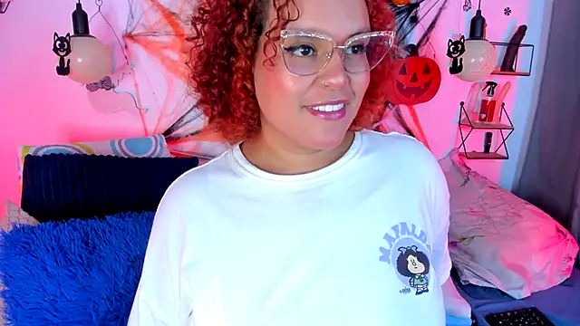 Snapshot of monicabbw_ chatting on 21, 10, 2025 monicabbw online show from 21, 10, 2025