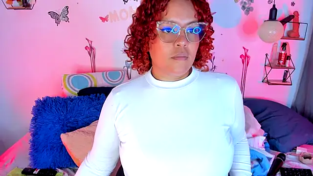 Snapshot of monicabbw_ chatting on 4, 10, 2025 monicabbw online show from 4, 10, 2025