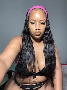 MimiCurves online show from 8, 11, 2025