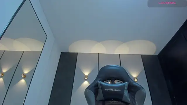 cloe yeraldy  online show from 19, 9, 2025