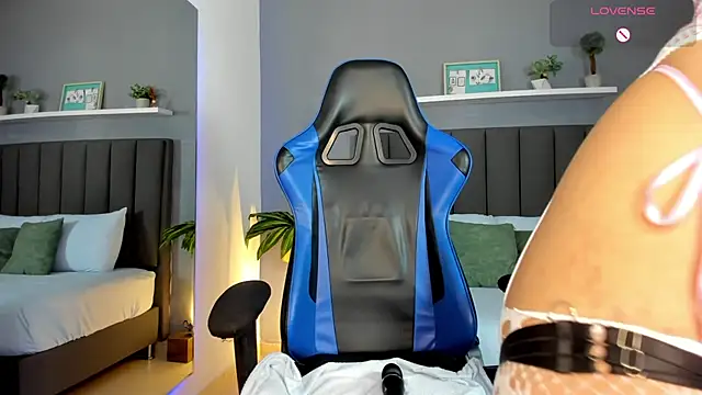 cloe yeraldy  online show from 7, 11, 2025