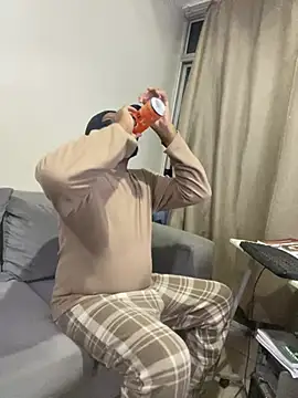 jaytee198610 online show from 15, 4, 2026