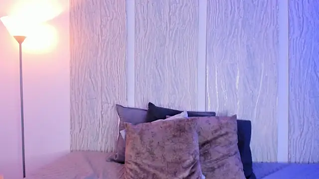 Snapshot of EmmaCollemann chatting on 22, 2, 2025 EmmaCollemann online show from 22, 2, 2025