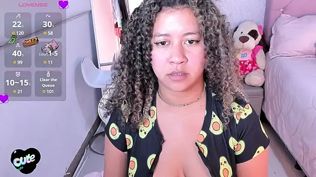 Kenia tompson01 online show from 18, 3, 2025