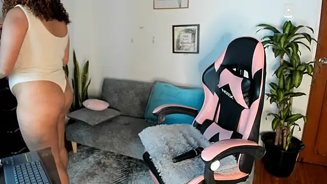 Kenia tompson01 online show from 29, 11, 2025