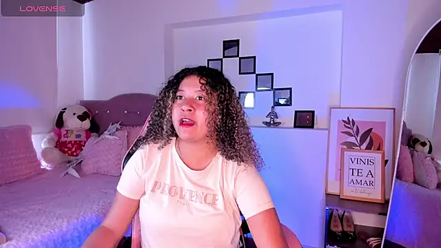 Kenia tompson01 online show from 24, 9, 2025