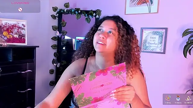 Kenia tompson01 online show from 18, 12, 2025