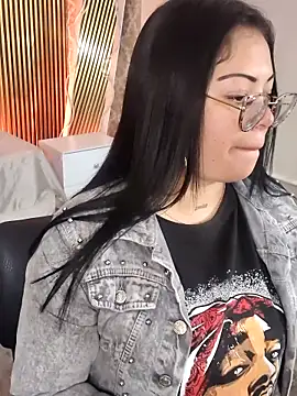 martinna tay online show from 6, 4, 2026