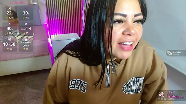Snapshot of martinna_tay chatting on 8, 6, 2026 martinna tay online show from 8, 6, 2026