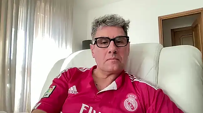 Snapshot of Britmi chatting on 3, 1, 2025 Britmi online show from 3, 1, 2025