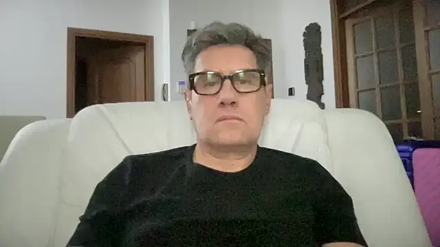 Snapshot of Britmi chatting on 7, 12, 2024 Britmi online show from 7, 12, 2024