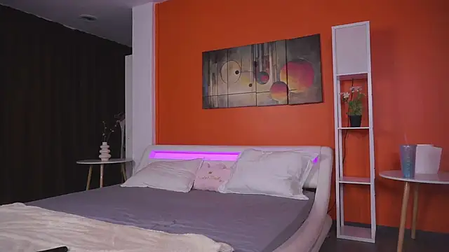 Snapshot of LovingBlondie chatting on 24, 9, 2025 LovingBlondie online show from 24, 9, 2025