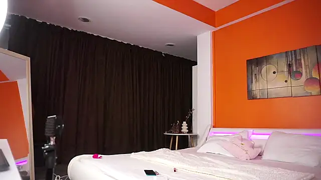 Snapshot of LovingBlondie chatting on 6, 11, 2025 LovingBlondie online show from 6, 11, 2025