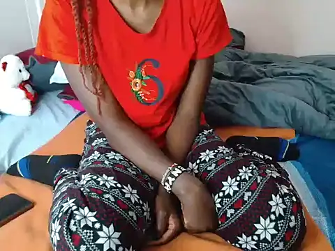 Snapshot of trina_kay chatting on 17, 5, 2026 trina kay online show from 17, 5, 2026
