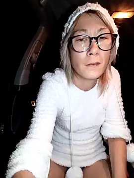 Snapshot of Timide_girl2 chatting on 16, 12, 2025 Timide girl2 online show from 16, 12, 2025