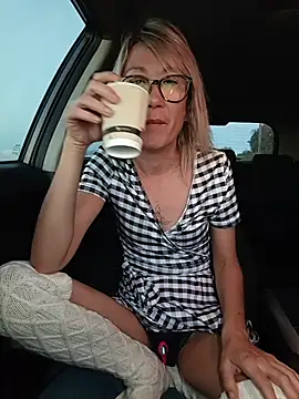 Snapshot of Timide_girl2 chatting on 26, 10, 2025 Timide girl2 online show from 26, 10, 2025