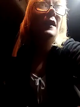 Snapshot of Timide_girl2 chatting on 10, 10, 2025 Timide girl2 online show from 10, 10, 2025