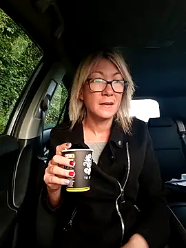 Snapshot of Timide_girl2 chatting on 23, 9, 2025 Timide girl2 online show from 23, 9, 2025