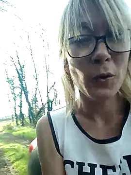 Snapshot of Timide_girl2 chatting on 19, 3, 2025 Timide girl2 online show from 19, 3, 2025