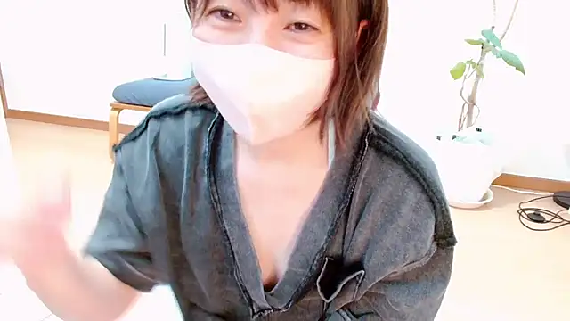 CherryMomo online show from 10, 4, 2026