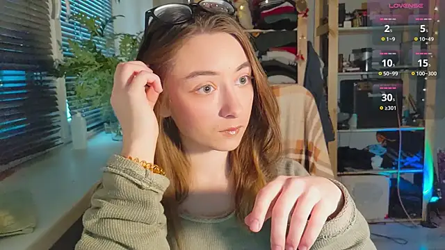 Snapshot of monlight__dana chatting on 5, 3, 2025 monlight dana online show from 5, 3, 2025